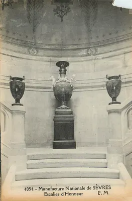 Escada de Honra — Manufatura Nacional de SÈVRES — E.M. n°4054